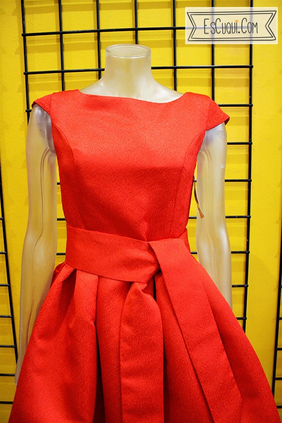 vestido corto rojo campana cerezas