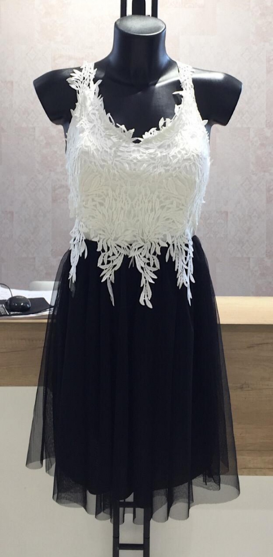 vestido corto vestir blanco y negro crochet y gasa