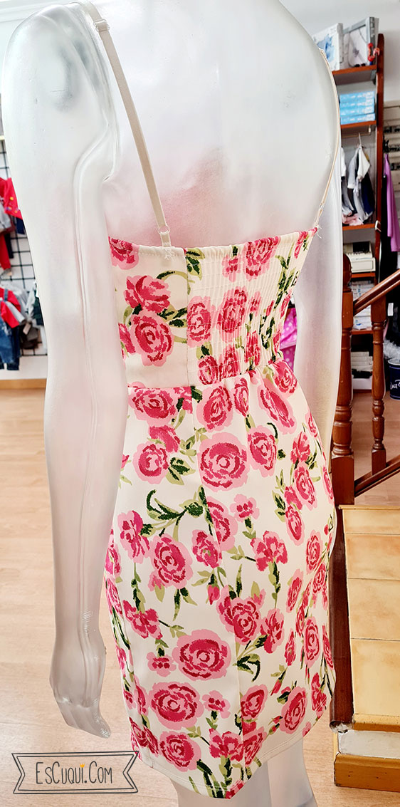 vestido corto ajustado flores rosas